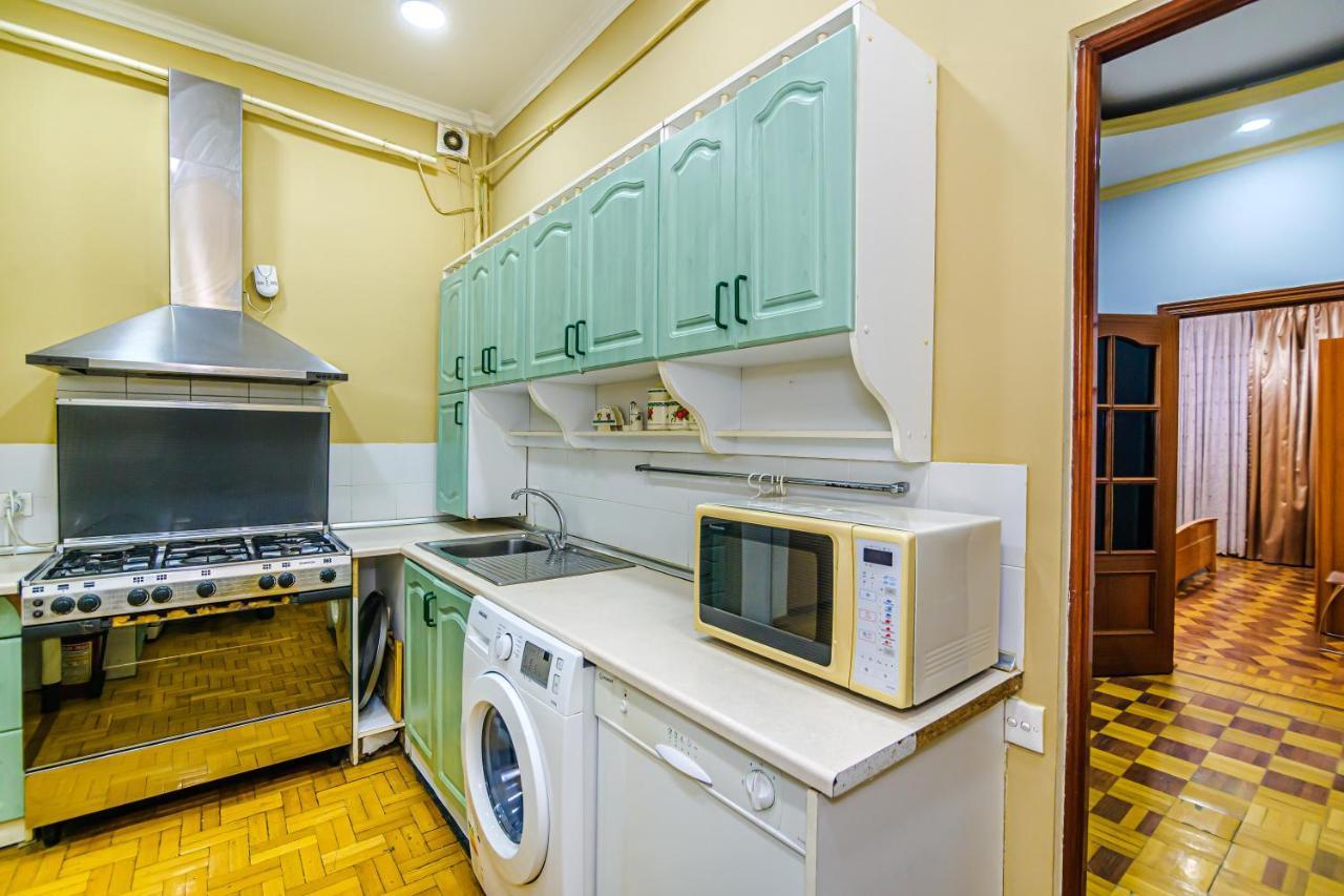 Targovu Nizami Street 4 Room Baku Ngoại thất bức ảnh