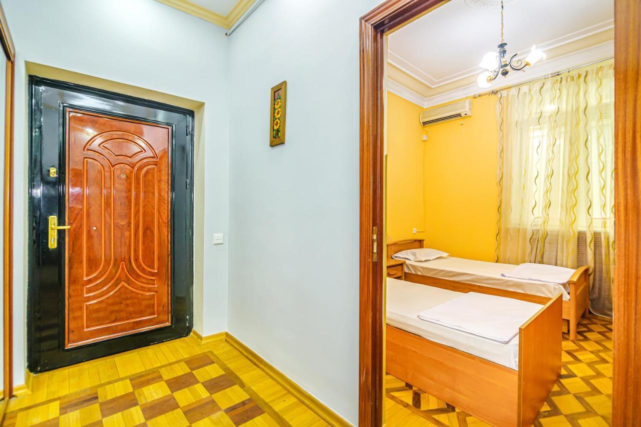 Targovu Nizami Street 4 Room Baku Ngoại thất bức ảnh
